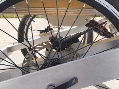 Caisse suspendue nue